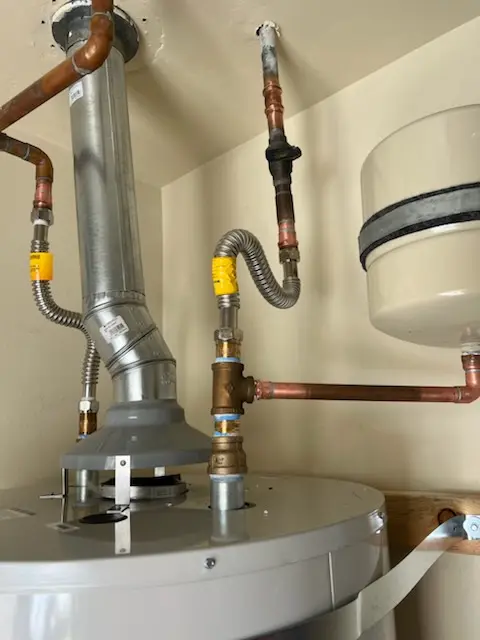 Water heater installation and plumbing repair in Home Park